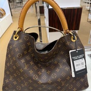 Louis Vuitton Artsy MM Brown Monogram Shoulder Bag